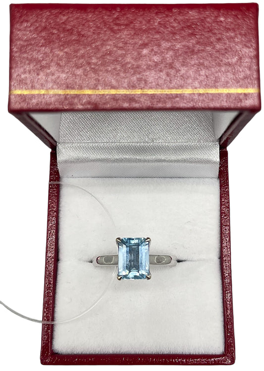 Aquamarine 1.80ct Single-Stone Ring in 18ct White Gold by Mappin & Webb